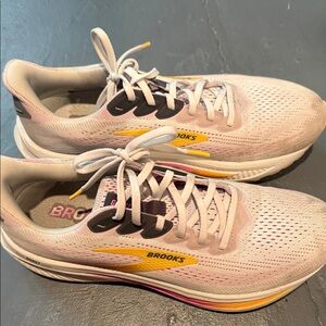 Brooks Women's Athletic Shoes